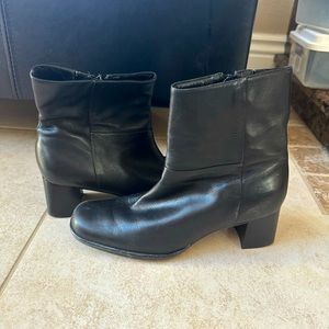 Easy Spirit short booties